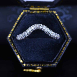 Giliarto Eternity Ring V-Shape