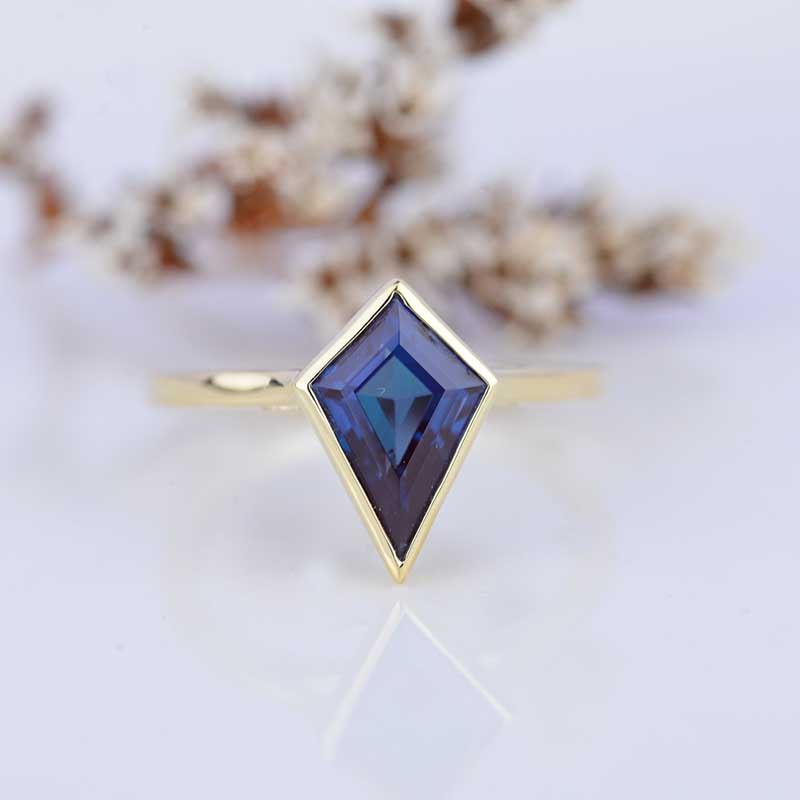 3 Carat Kite Alexandrite Bezel Solitaire Engagement Ring 3 Carat Kite Alexandrite Bezel Solitaire Engagement Ring