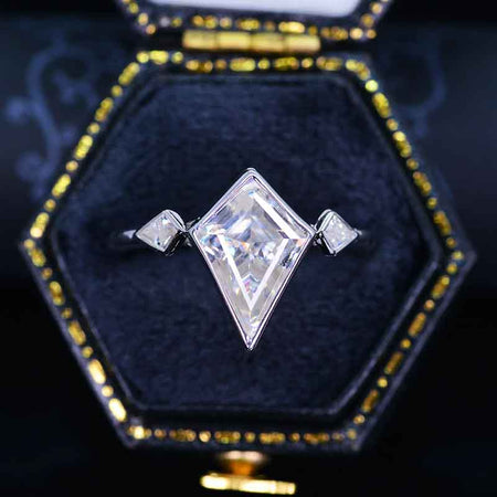 2.5 Carat Fancy Kite Shield Moissanite  Engagement Ring. 2.5CT Non Traditional Moissanite Ring