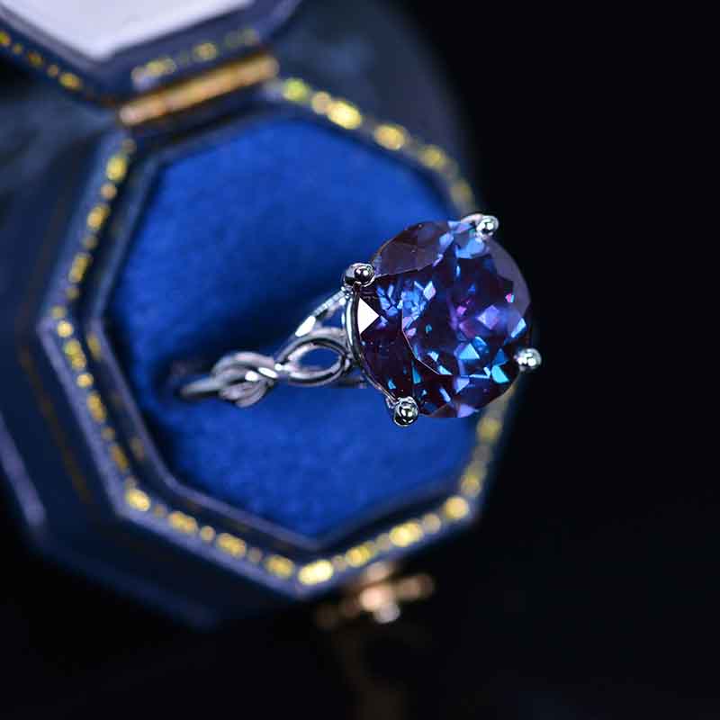5 Carat Alexandrite Stone 14K White Gold Ring 5 Carat Alexandrite Stone 14K White Gold Ring