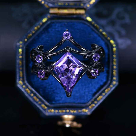 2.5 Carat Kite Genuine Amethyst Engagement Ring. 2.5CT Fancy Shield Shape Amethyst Black Gold Ring