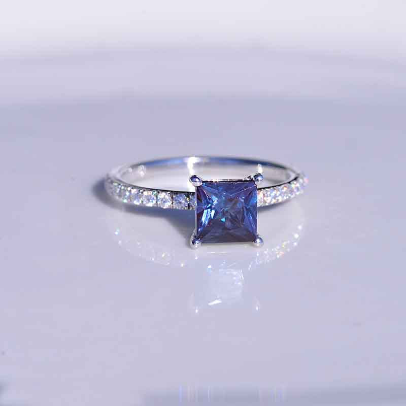 1.5 Carat Princess Cut Alexandrite Engagement Gold Ring 1.5 Carat Princess Cut Alexandrite Engagement Gold Ring