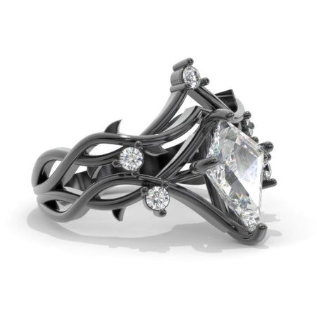 2.5 Carat Kite Moissanite Engagement Ring. 2.5CT Fancy Shield Shape Moissanite Ring