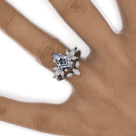 2.5 Carat Kite Gray Moissanite Engagement Ring. 2.5CT Fancy Shield Shape Gray Moissanite Black Gold Ring Set