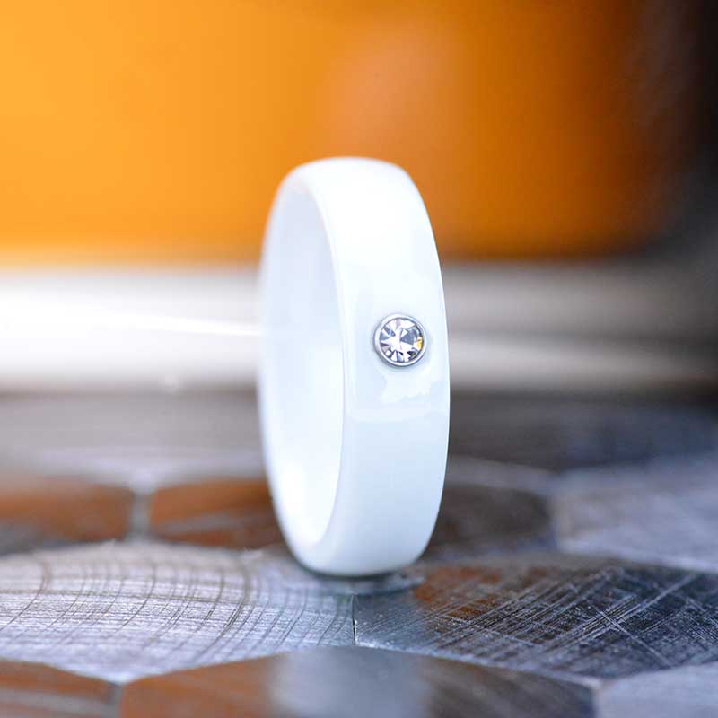 White Ceramic Ring with Cristal Gem White Ceramic Ring with Cristal Gem