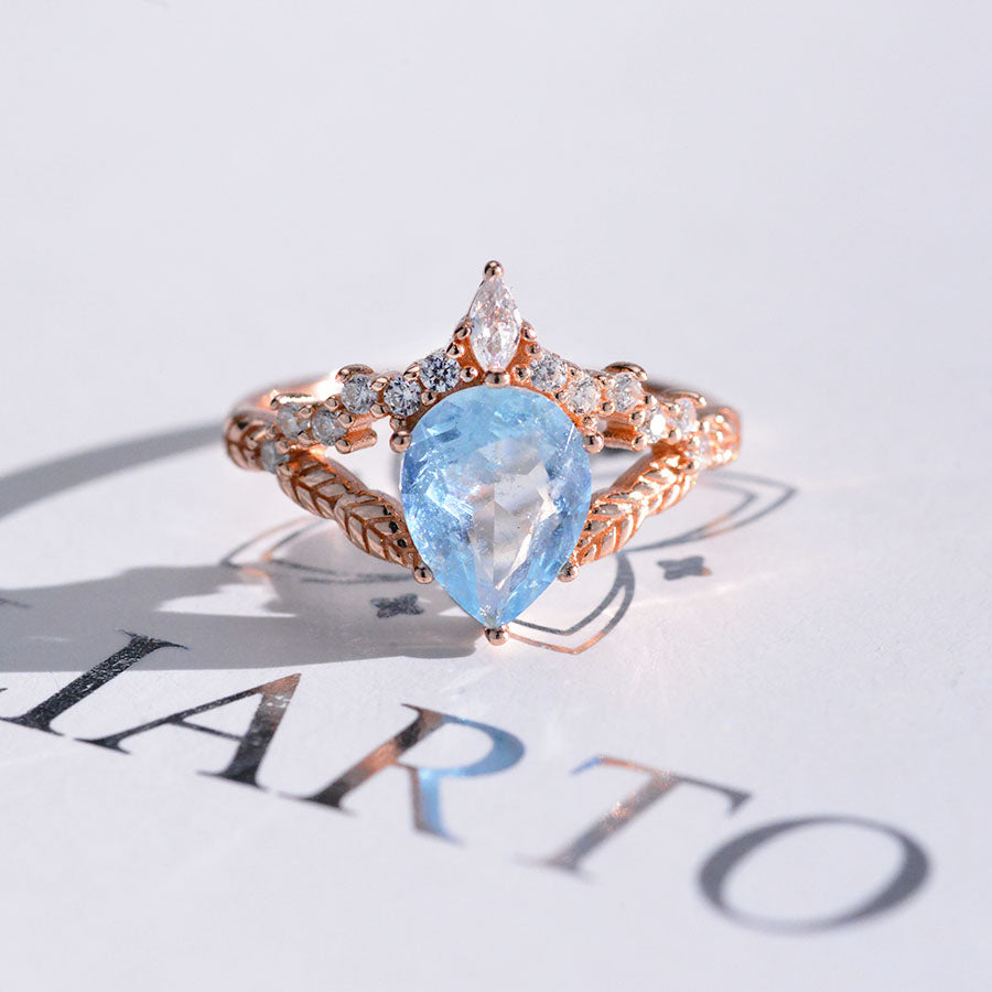 2 Carat Pear Shape Natural Aquamarine Floral Gold Ring 2 Carat Pear Shape Natural Aquamarine Floral Gold Ring