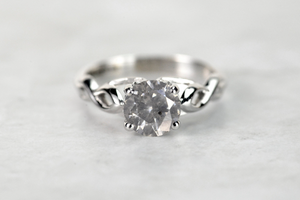 Why are Salt and Pepper Diamond Rings a Unique Choice for Engagement?