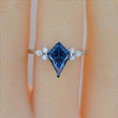 2.5 Carat Kite Fantasy Cut Alexandrite Engagement Ring. 2.5CT Fancy Shape Fantasy Cut Alexandrite Ring