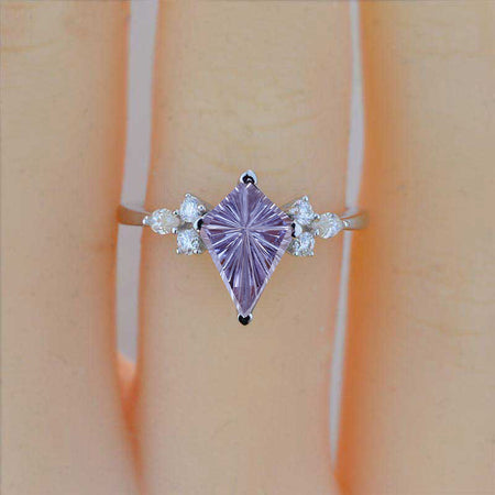 2.5 Carat Kite Fireworks Cut Alexandrite Engagement Ring. 2.5CT Fancy Shape Fireworks Cut Alexandrite Ring
