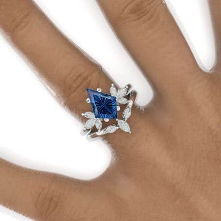 2.5 Carat Kite Fantasy Cut Alexandrite Engagement Ring. 2.5CT Fancy Shield Shape Fantasy Cut Alexandrite Ring Set