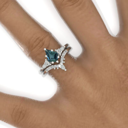 1 Carat Kite Teal Sapphire Engagement Ring. 1CT Fancy Kite Shape Teal Sapphire Ring Set