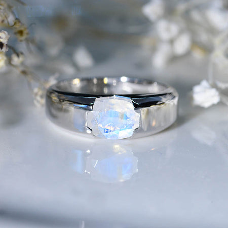 2 Carat Genuine moonstone Men's Gold Ring.