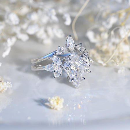 2.5 Carat Kite Moissanite Engagement Ring. 2.5CT Fancy Shield Shape Moissanite Black Gold Ring Set