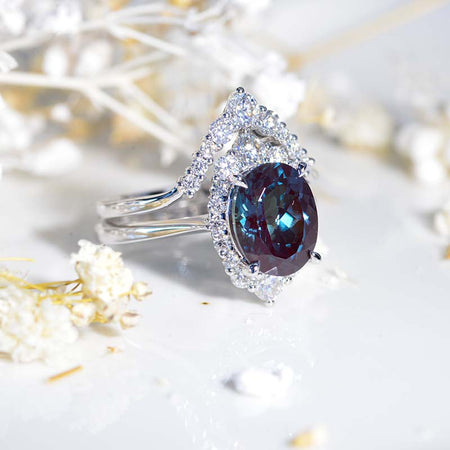 3 Carat Oval Alexandrite Halo Engagement Ring, Promise Ring For Her, Alexandrite Wedding Ring, 14K Gold Oval Alexandrite Engagement Ring Set