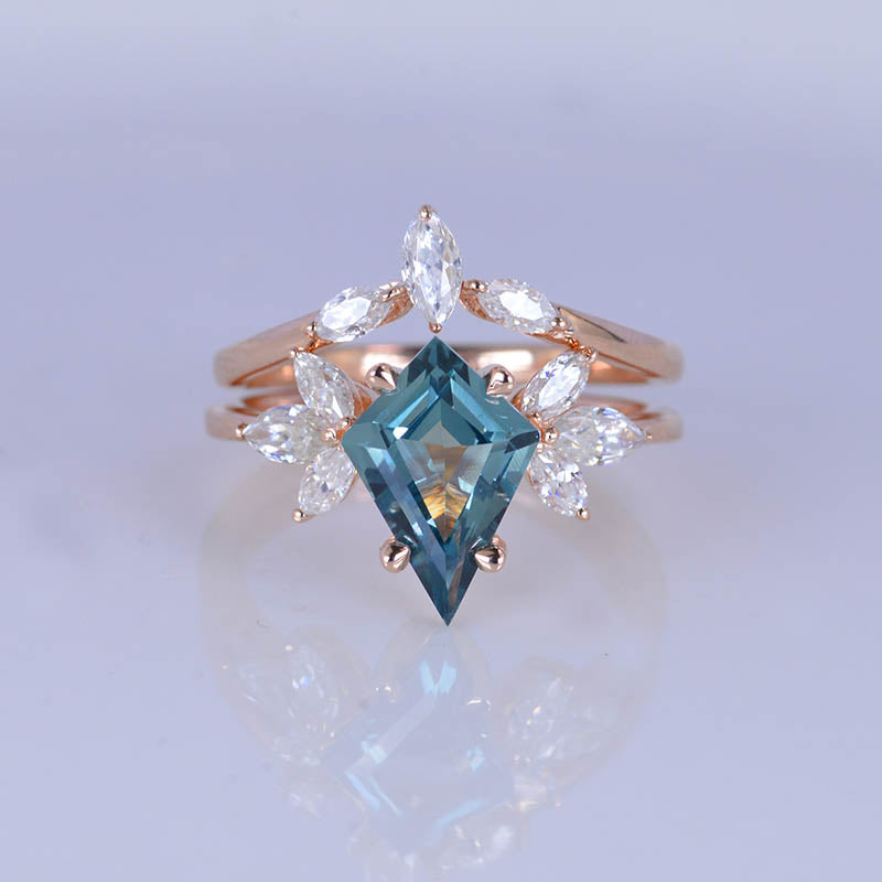 2.5 Carat Kite Teal Sapphire Engagement Ring. 2.5CT Fancy Shield Shape Teal Sapphire Ring Set
