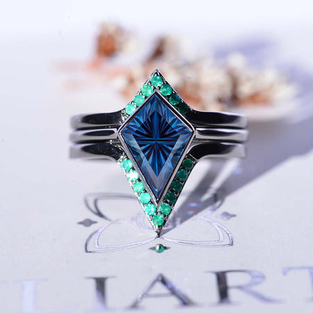 2.5 Carat Kite Fantasy Cut Alexandrite Black Gold Engagement Ring. 2.5CT Fancy Shield Shape Fantasy Cut Alexandrite Ring