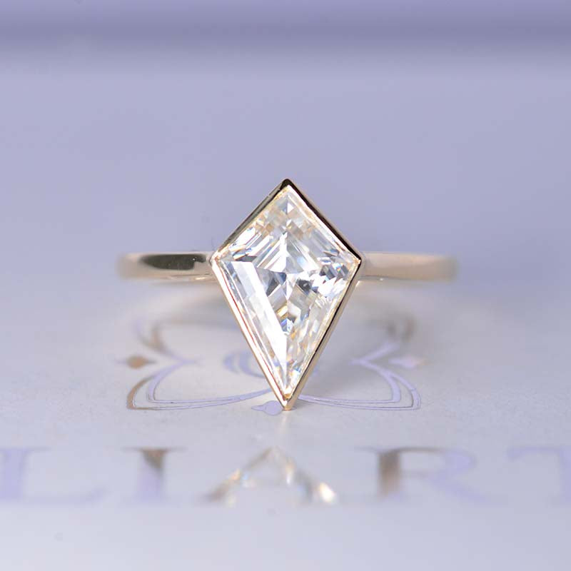 2.5 Carat Kite Moissanite Engagement Ring. 2.5CT Fancy Shield Shape Moissanite Yellow Gold Ring