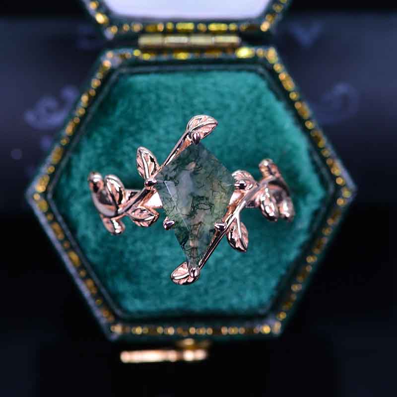 2.5 Carat Kite Genuine Moss Agate Engagement Ring. 2.5CT Fancy Shield Shape Moss Agate Ring