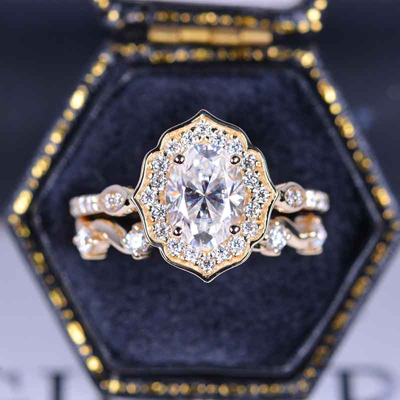 Vintage Oval Shaped Moissanite Engagement Ring 14K Flower Rose Gold Ring Set for Women. Vintage Oval Halo Gold Ring Set