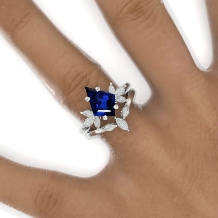 2.5 Carat Kite Royal Blue Sapphire Engagement Ring. 2.5CT Fancy Shield Shape Royal Blue Sapphire Ring Set