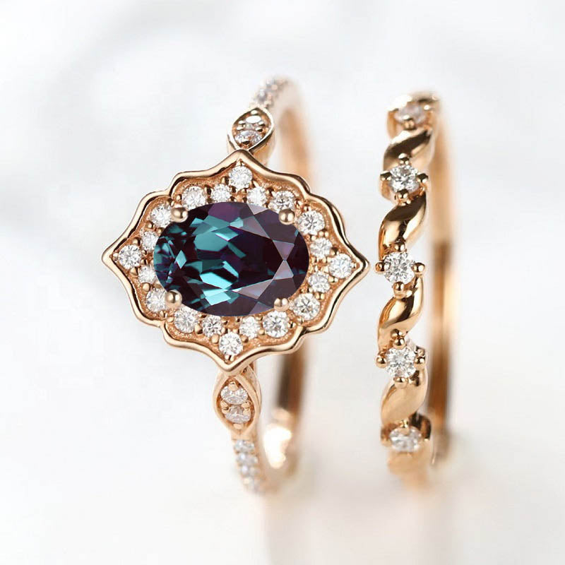 Vintage Oval Alexandrite Engagement Ring 14K Flower Rose Gold Ring Set for Women. Vintage Oval Halo Alexandrite Gold Ring Set