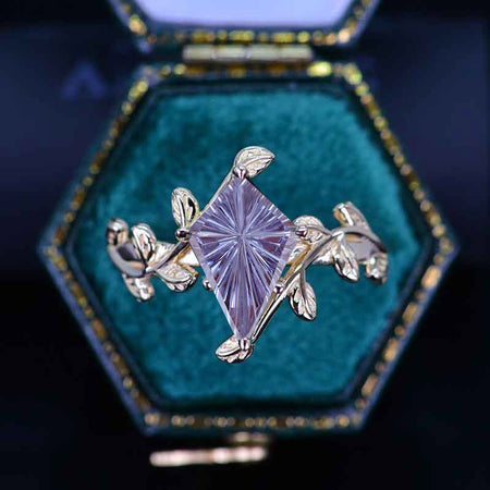 2.5 Carat Kite Fireworks Cut Alexandrite Engagement Ring. 2.5CT Fancy Shield Shape Fireworks Cut Alexandrite 14K Yellow Gold Ring