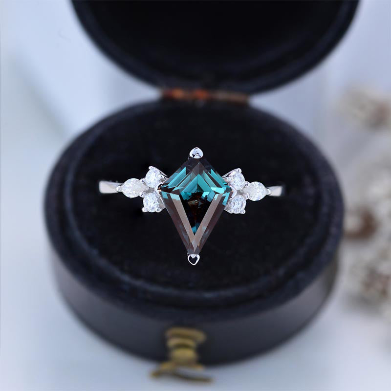 2.5 Carat Kite Alexandrite Engagement Ring. 2.5CT Fancy Shape Alexandrite Ring