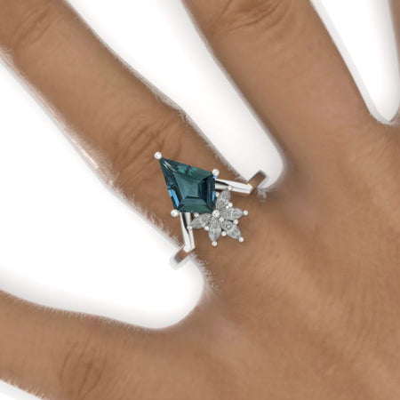 2.5 Carat Kite Teal Sapphire Engagement Ring. 2.5CT Fancy Shape Teal Sapphire Ring