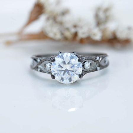 0.8 Carat Moissanite Diamond  solitaire Engagement Ring - Giliarto