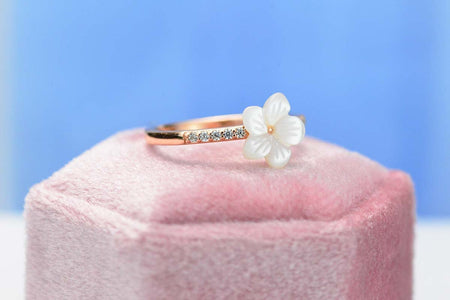 White Ceramic Flower Ring