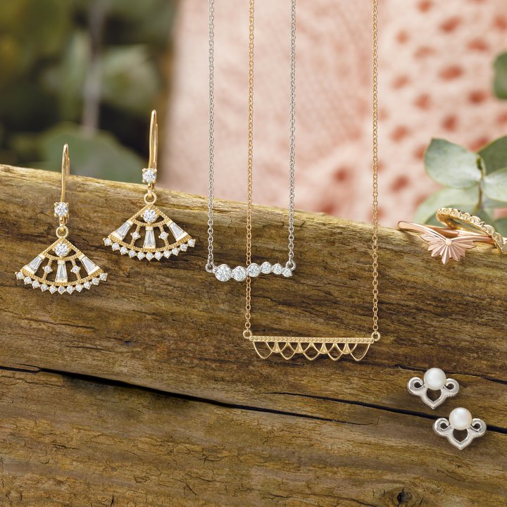 14K Gold 1/4 CTW Diamond Graduated 16" Necklace